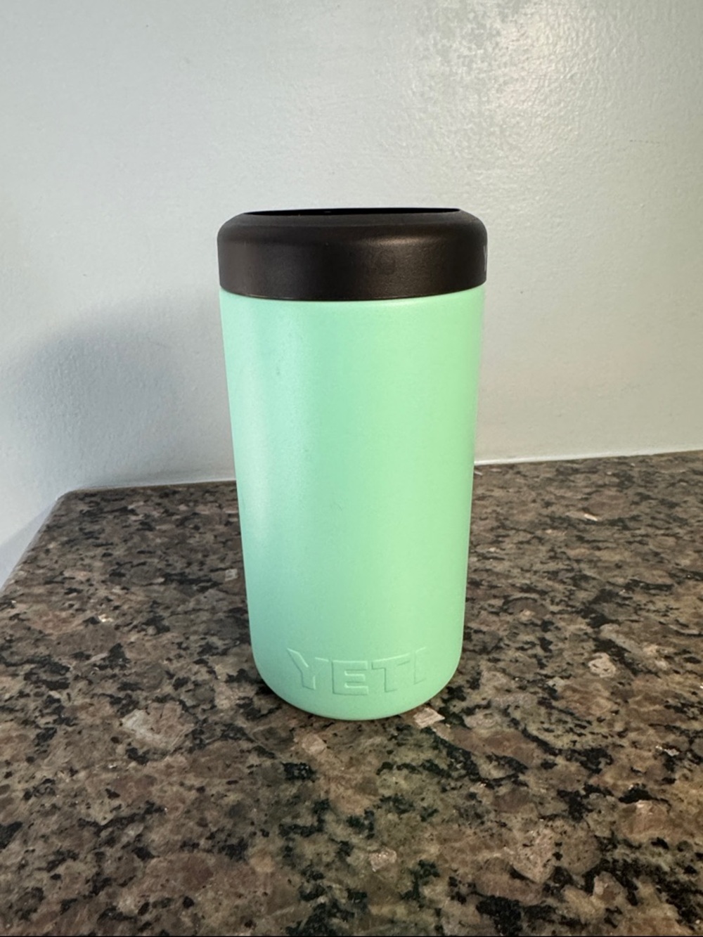 Yeti 16 oz Tall Can Colster - Seafoam Doscontinued - Picture 2 of 5